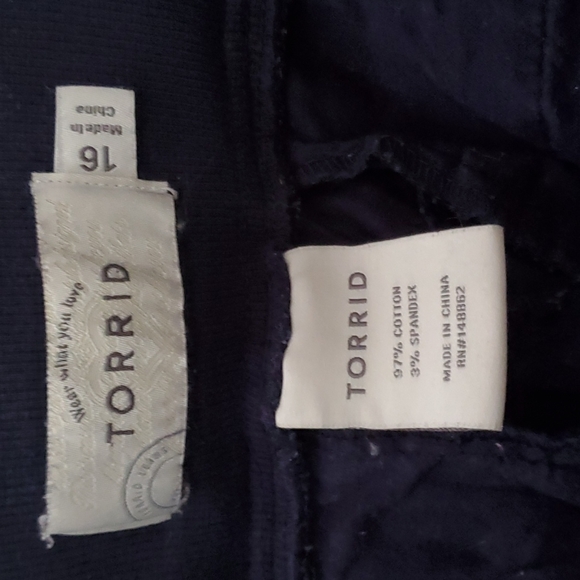 Drawstring capri pants - Picture 3 of 3